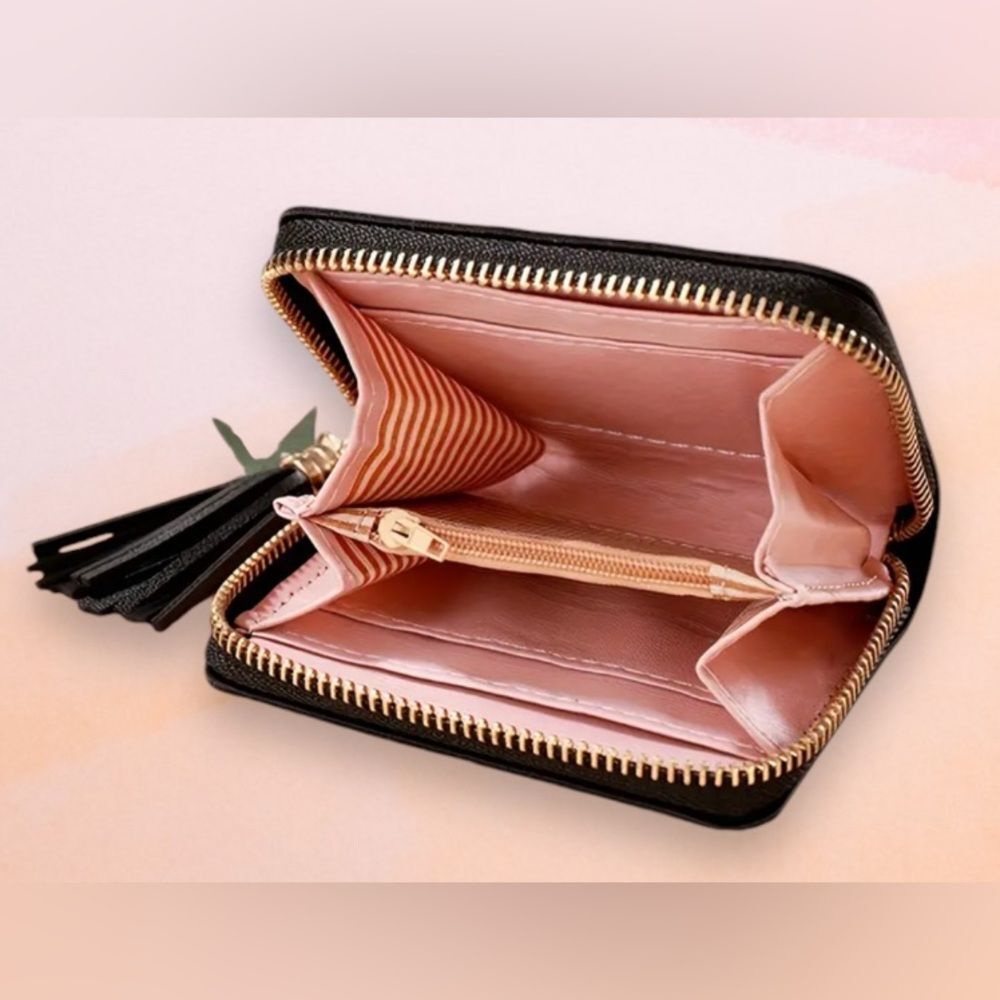 Cute Mini Tassel Wallet Pink Black Heart Card Holder Small Minimalist Convenient - Picture 3 of 3